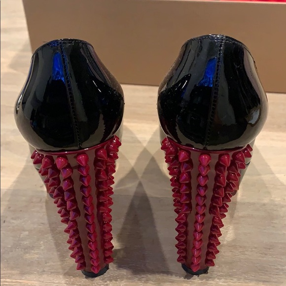 Christian louboutin shoes with red spiked heels - Picture 3 of 5